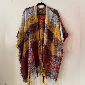 🎉HP🎉NWOT Angie Plaid Blanket Ruana-One Size